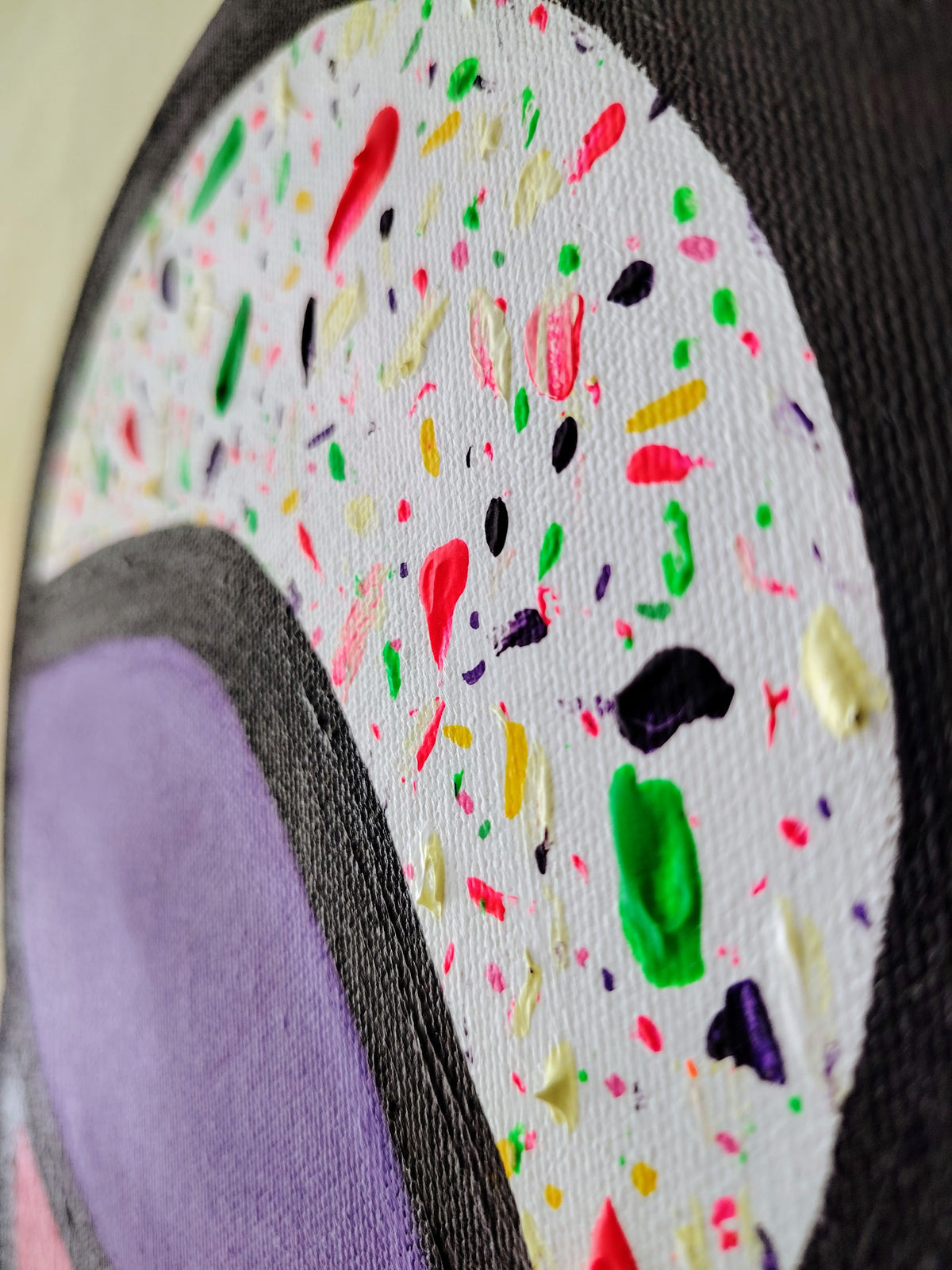 zoom sur le toile de koa intitule crois