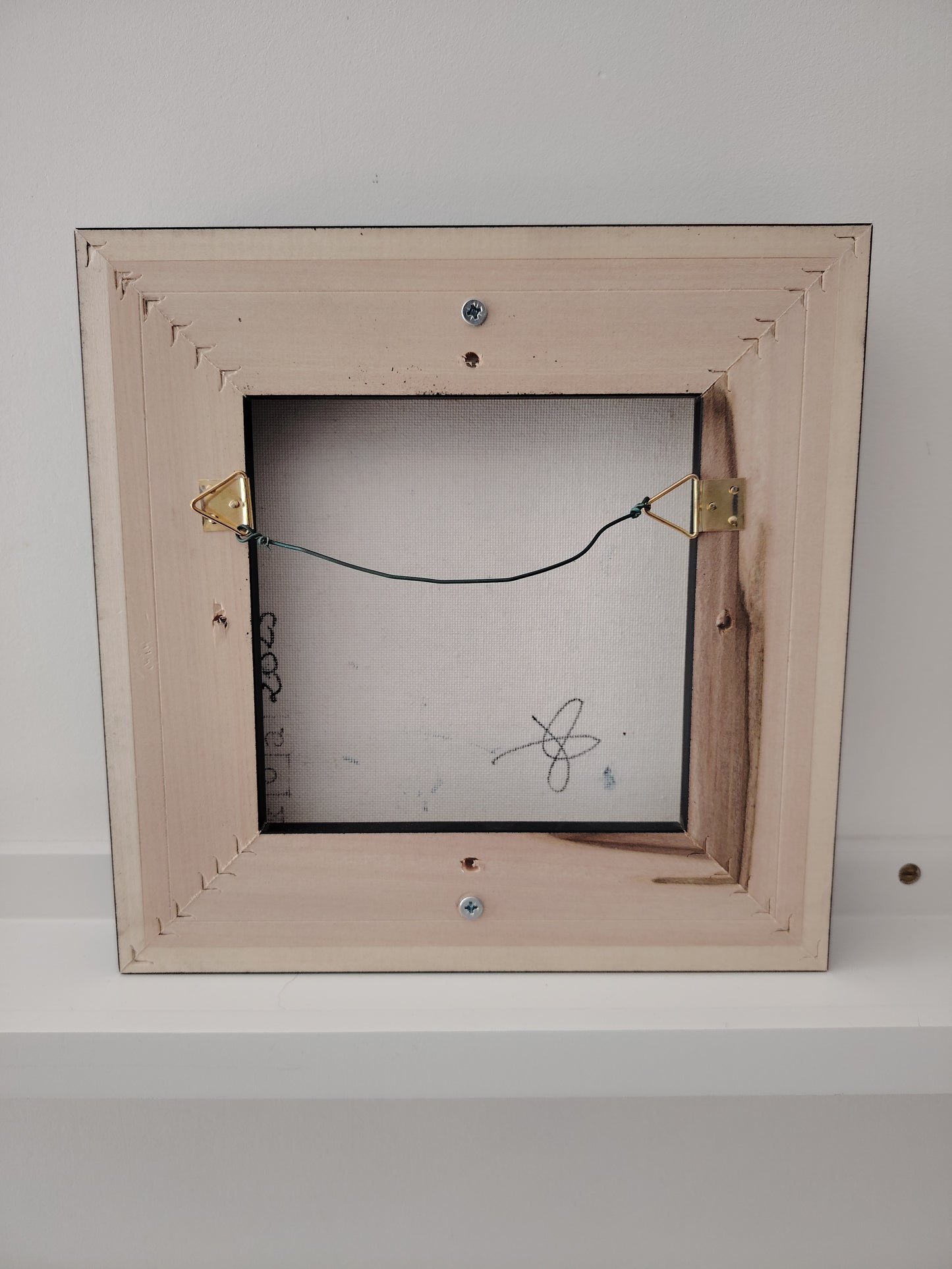 Revers de l’œuvre KOA Bleu Roi sur châssis bois, peinture originale contemporaine 20x20 cm