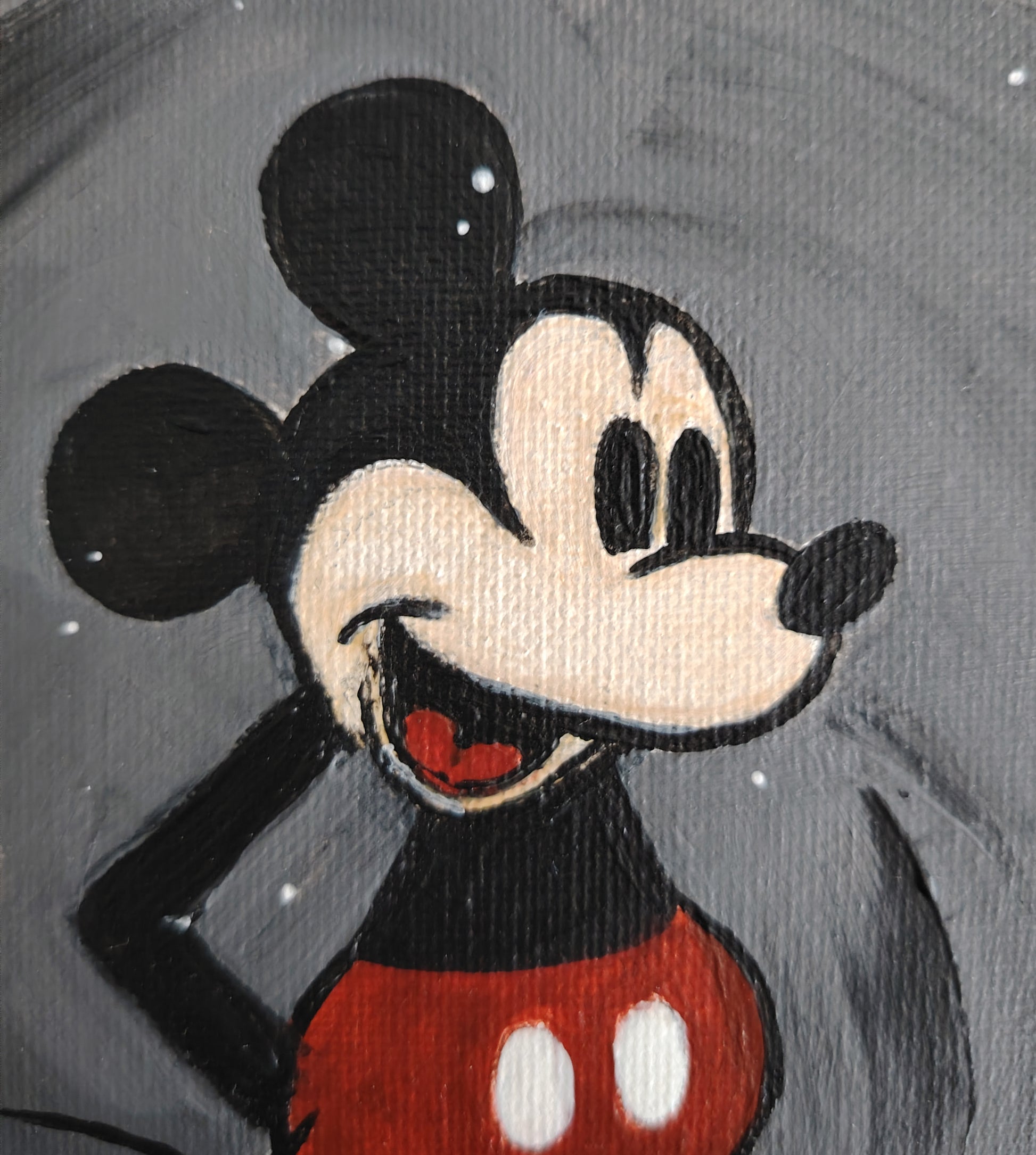 Détail de la peinture KOA vendue Gris Souris, personnage stylisé inspiré de la culture pop et contraste graphique