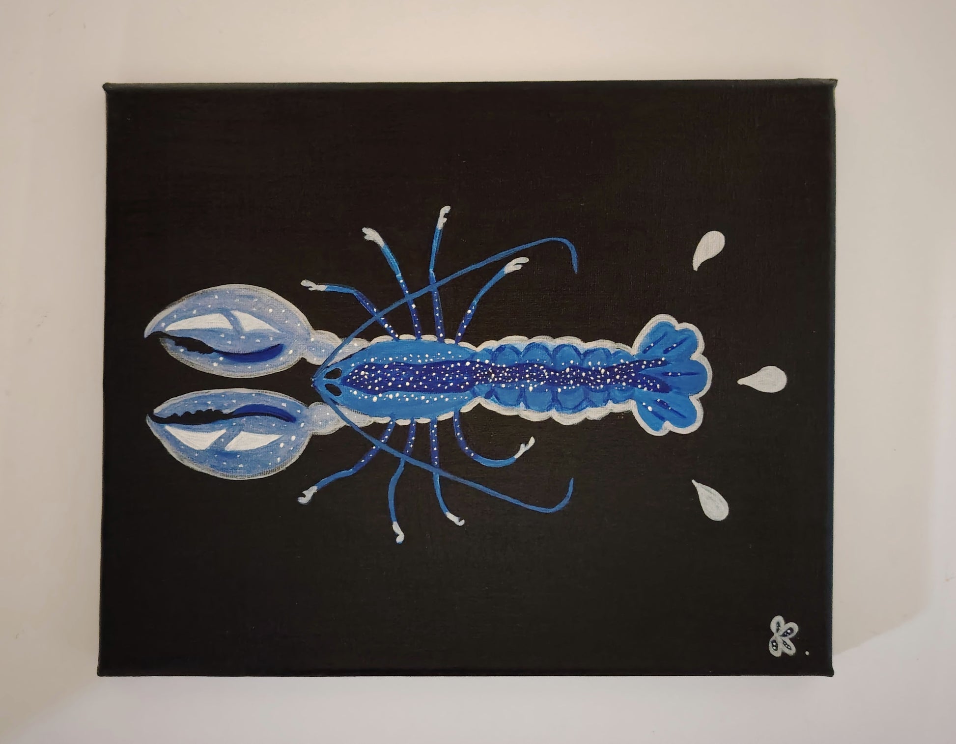 Peinture KOA Le Homard exposée en intérieur, œuvre contemporaine pop graphique et décorative