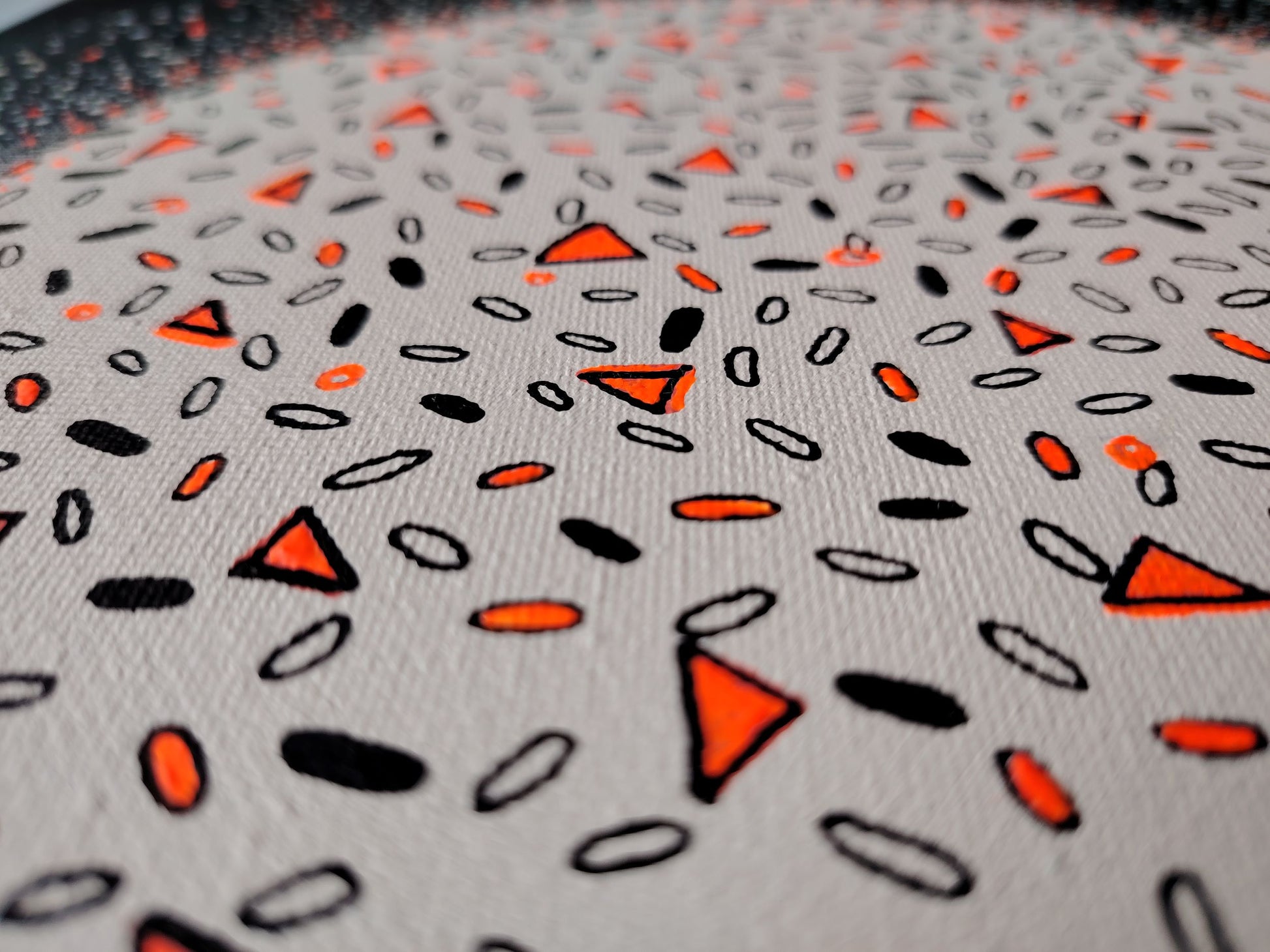 Détail de la peinture KOA Motifation 3, formes géométriques colorées dans une sphère abstraite