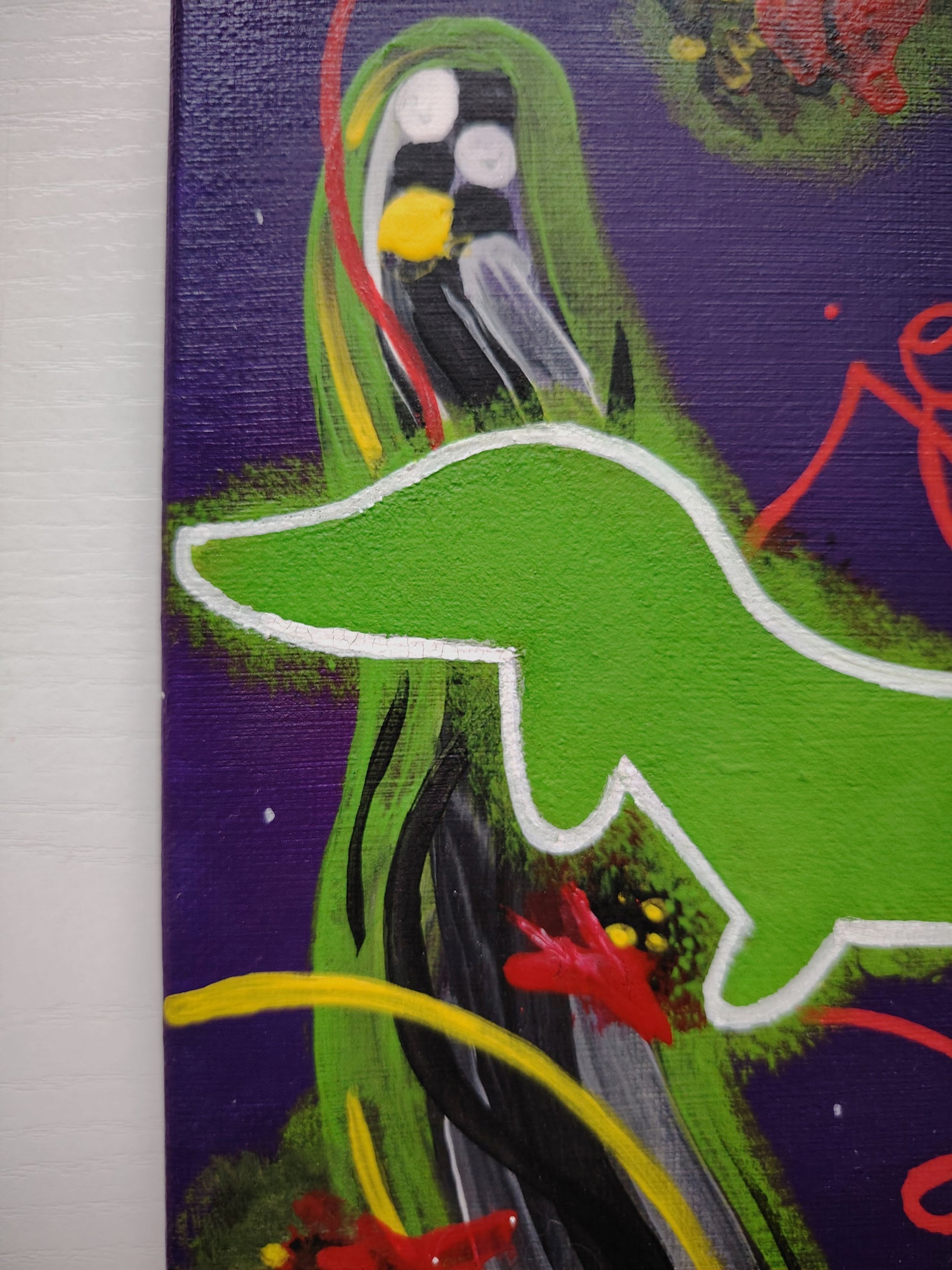 Détail de la peinture KOA The Joker, teckel stylisé inspiré du Joker et contraste de couleurs vives