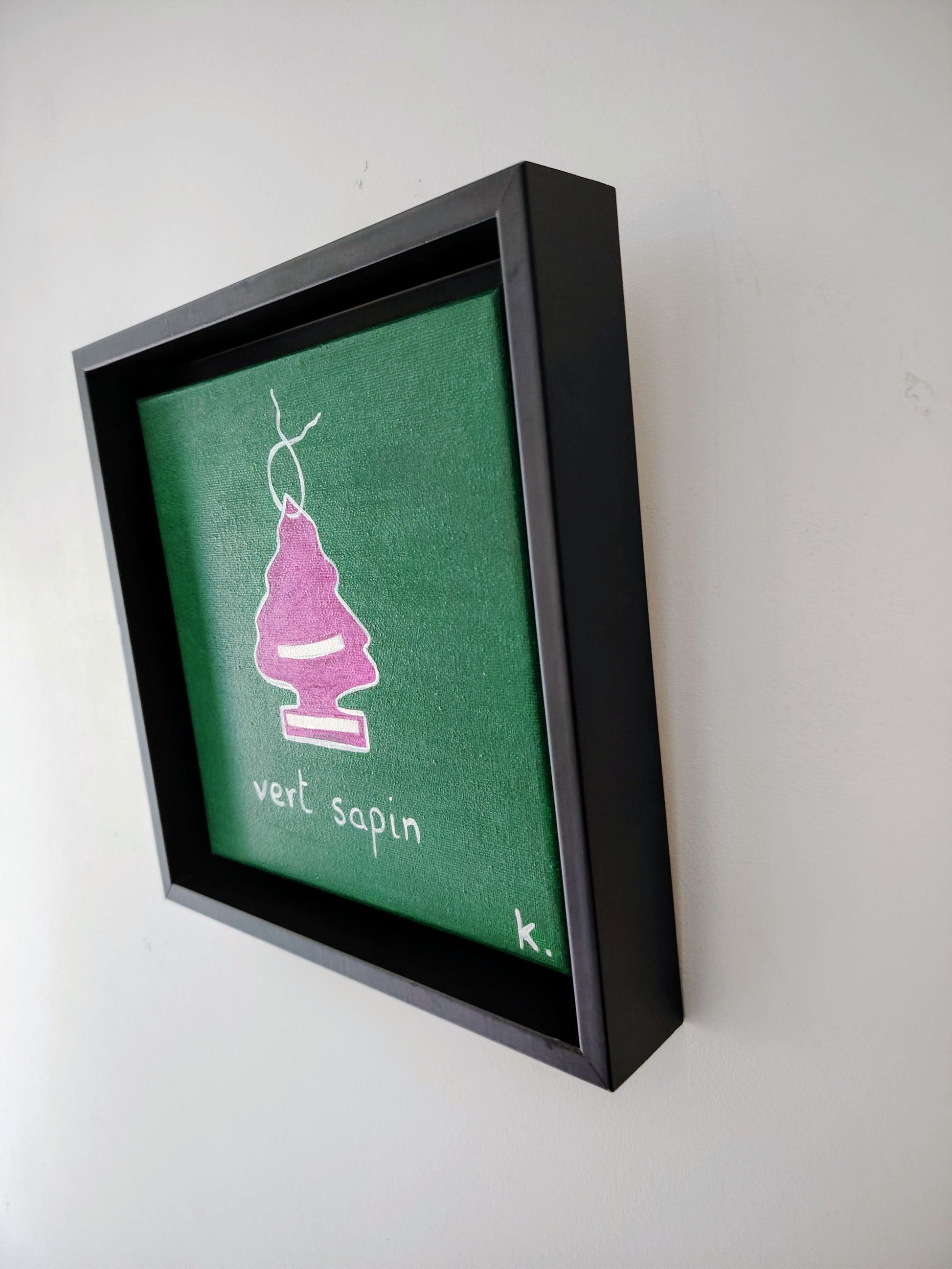 Côté de l’œuvre KOA Vert Sapin sur châssis bois, peinture originale contemporaine 20x20 cm